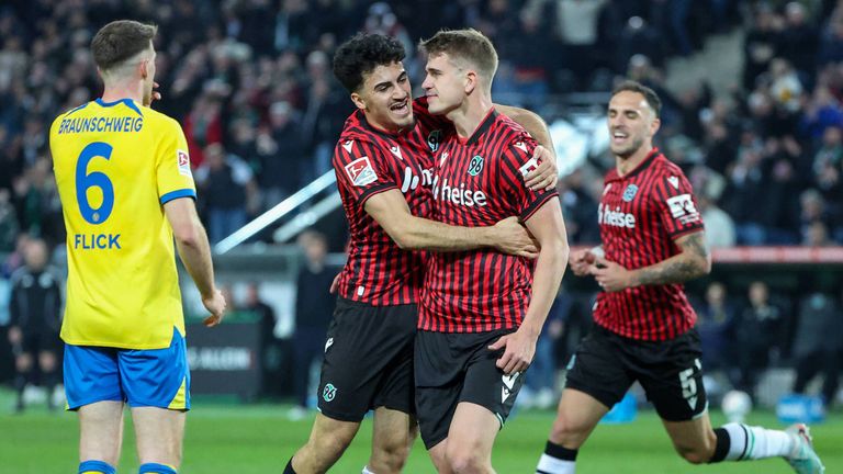 Hannover entscheidet das Niedersachsenderby für sich.