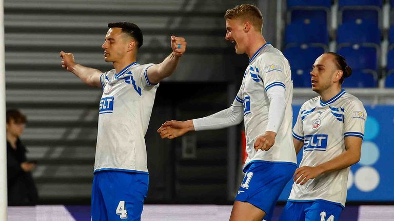 Kenan Fatkic schießt den FC Hansa in Wiesbaden zum Sieg.