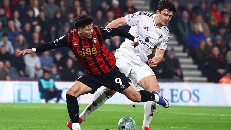 Harry Maguire (r.) stand bei Manchester Uniteds Unentschieden gegen Bournemouth im mehrfach Mittelpunkt.