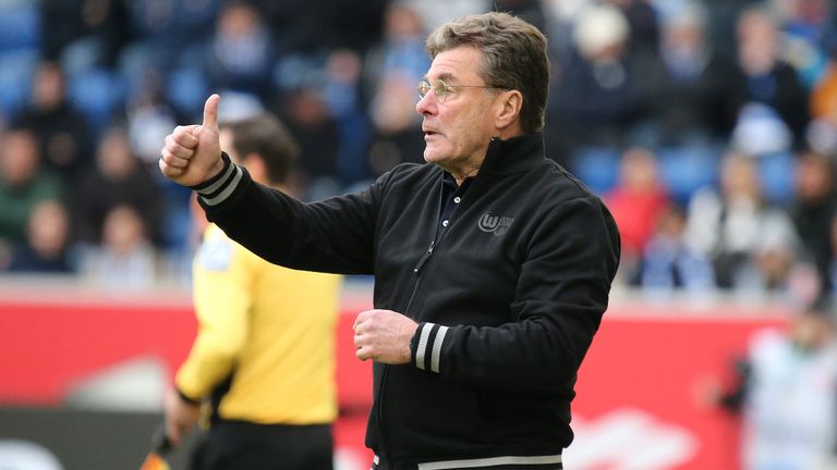 Dieter Hecking holt bei seinem Wolfsburg-Debüt den ersten Dreier.