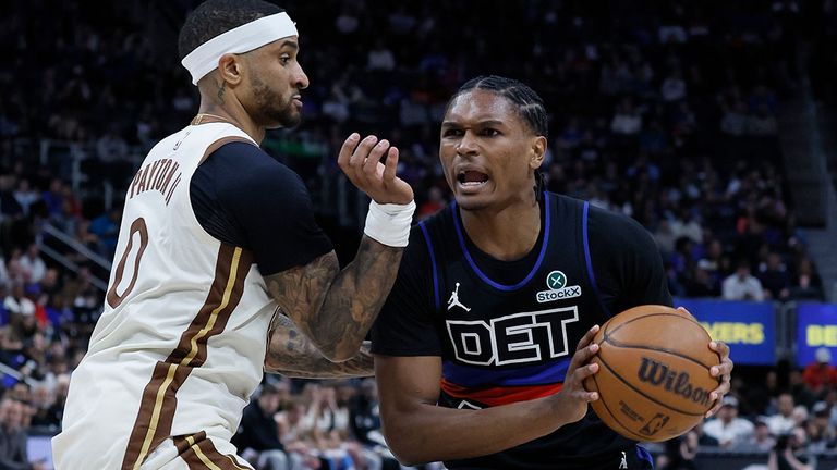 Pistons-Forward Ronald Holland II (r.) im Duell mit Warriors-Guard Gary Payton II.