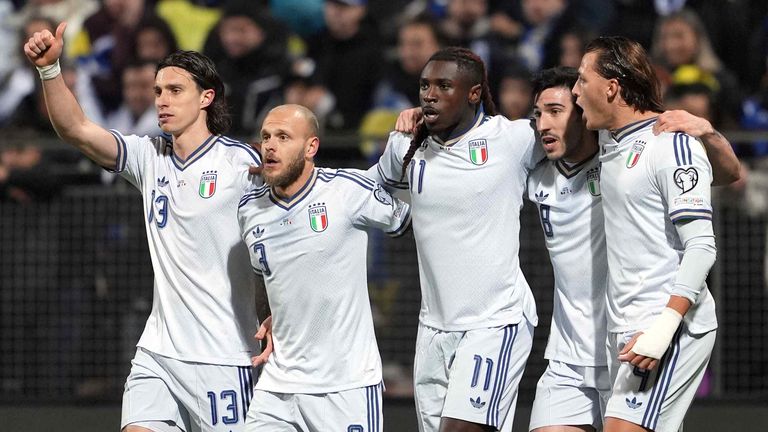 Jubel um Moise Kean (m.): Italien fährt dank einem Sieg gegen Bosnien-Herzegowina zur Weltmeisterschaft. 
