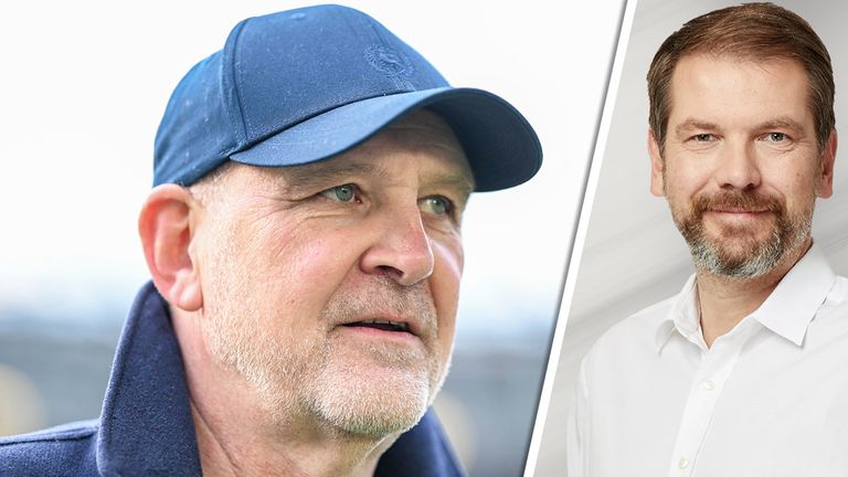 Der Blitzabgang von Jörg Schmadtke (l.) bei Hannover 96 ist für Sky Sport Reporter Sven Töllner eine weitere 96er-Kuriosität.