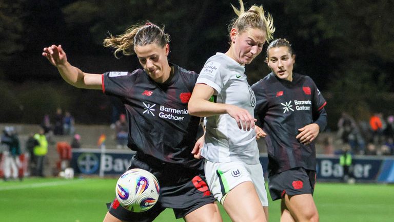 Katharina Piljic (l.) wechselt im Sommer von Leverkusen nach Wolfsburg.