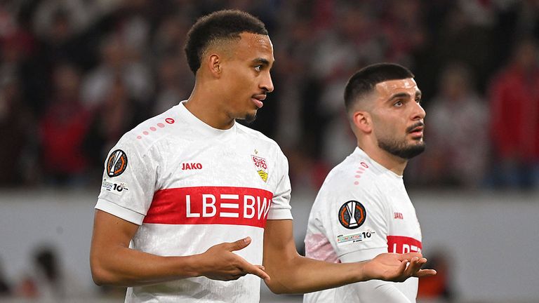 VfB-Angreifer Jamie Leweling (l.) reist vom DFB-Team ab.