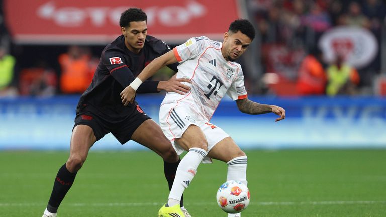 Luis Diaz (r.) im Spiel zwischen Leverkusen und Bayern.