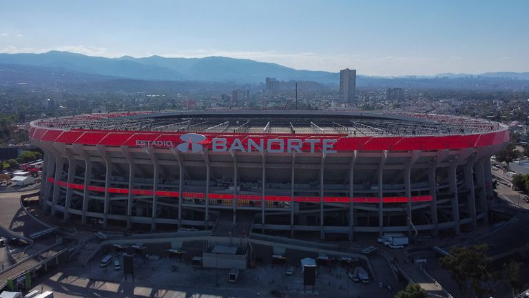 Das Aztekenstadion, in dem das WM-Eröffnungsspiel stattfinden wird, wurde mit der Partie Mexiko gegen Portugal wiedereröffnet.