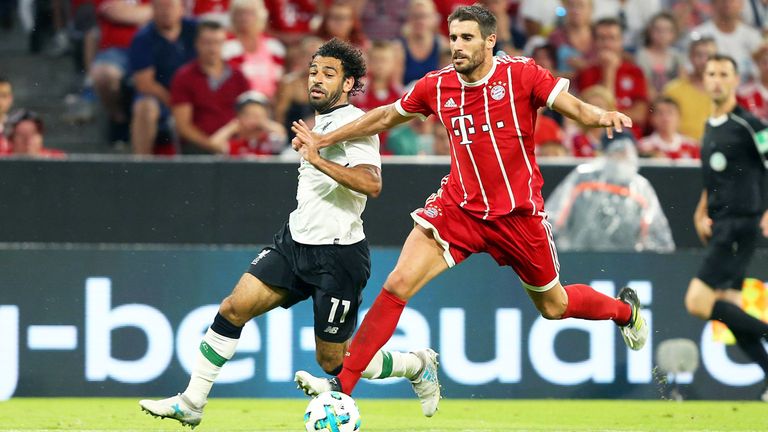 2017: Mo Salah wechselt von der Roma für 42 Millionen Euro nach Liverpool. Beim Audi Cup trifft er direkt beim 3:0 gegen den FC Bayern.