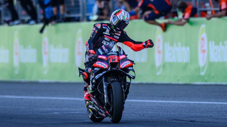 Im Hauptrennen sicherte sich Marco Bezzecchi (Aprilia) den Sieg beim Thailand GP. 