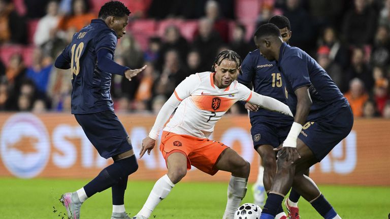 Der deutsche WM-Gruppengegner Ecuador trotz der Niederlande ein Remis ab.