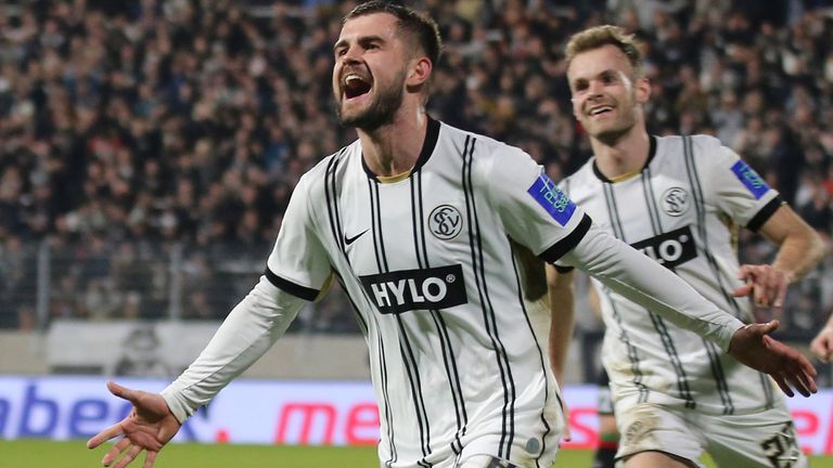 Die SV Elversberg siegt gegen den 1. FC Magdeburg und springt damit vorerst auf Platz zwei der 2. Bundesliga.