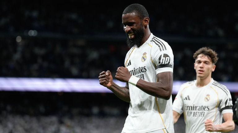 Antonio Rüdiger schießt das 1:0 für Real Madrid.