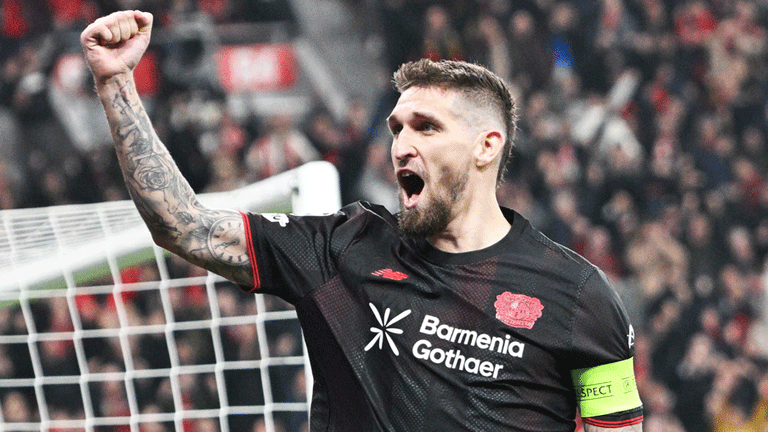 Robert Andrich bejubelt seinen Treffer gegen Arsenal.