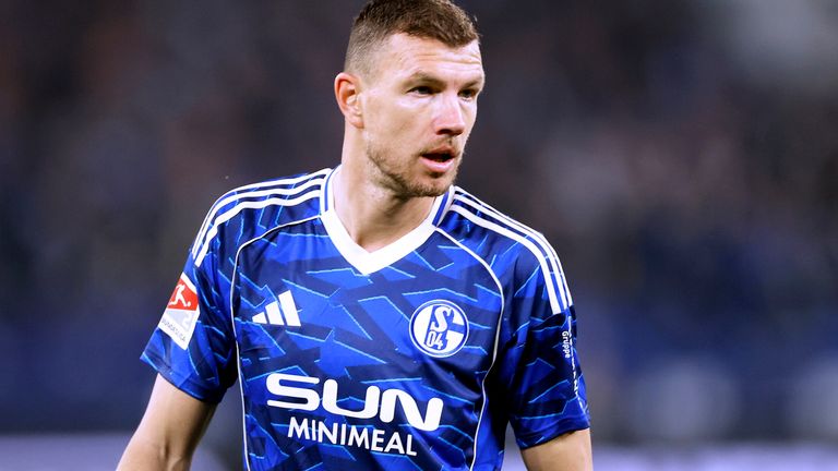 Noch ist unklar, wer in der kommenden Saison Schalkes Hauptsponsor wird. 