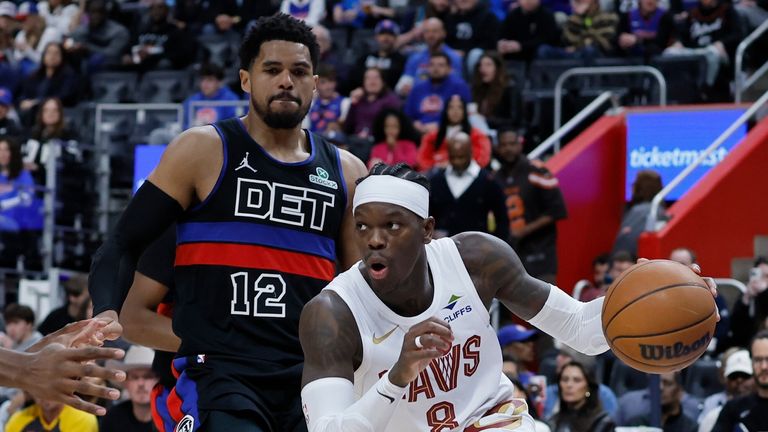 Dennis Schröder, hier im Duell gegen Detroits Tobias Harris, besiegt mit den Cavs Orlando.