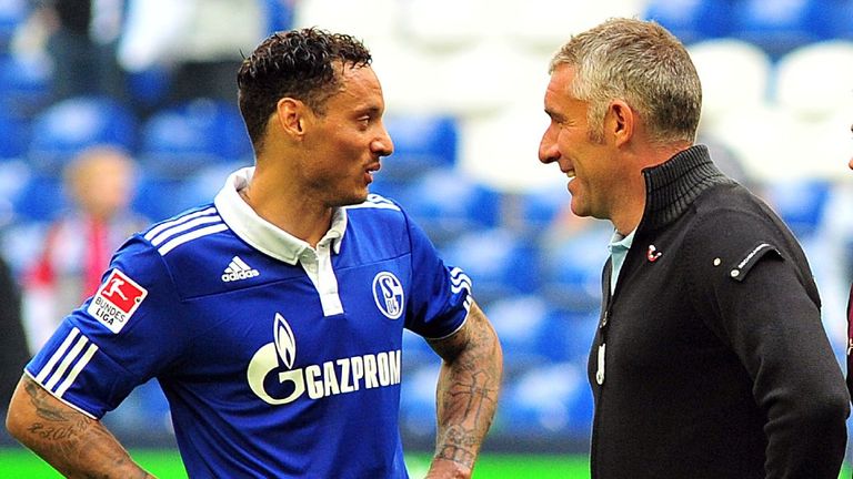 Slomka war von 2004 bis 2006 Co-Trainer und von 2006 bis 2008 Cheftrainer beim Schalke 04.