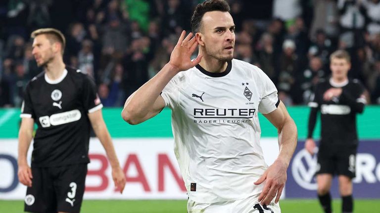 Haris Tabakovic (M.) erzielte Gladbachs Tor beim 1:2 im DFB-Pokal gegen St. Pauli. Im Bundesliga-Hinspiel traf er beim 4:0 zweimal.