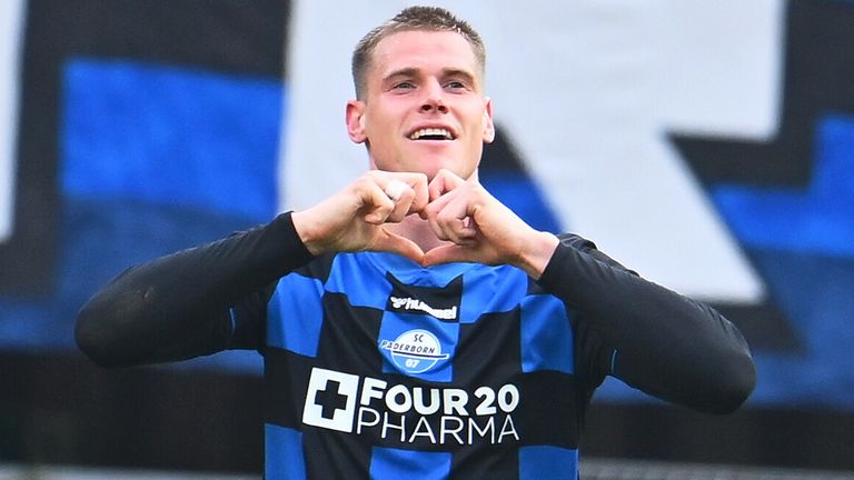 Der SC Paderborn feiert einen wichtigen Sieg gegen Dresden.