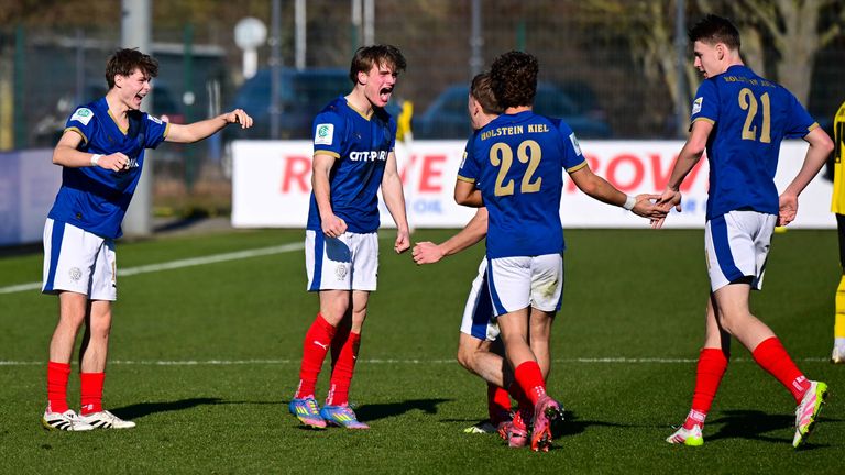 Jubelt die U19 von Holstein Kiel auch gegen den BVB? LIVE im kostenlosem Stream auf skysport.de und der Sky Sport App.