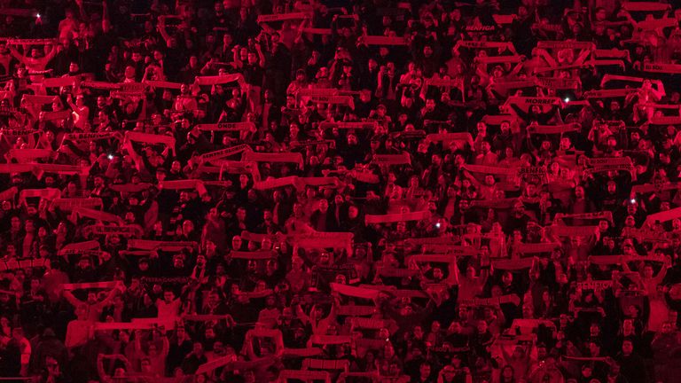 Die UEFA sanktioniert Benfica nach dem Rassismus-Eklat um Vinicius Junior.