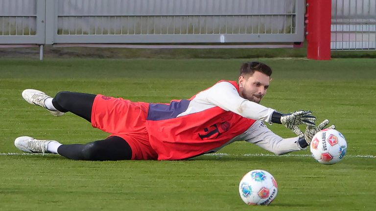 Sven Ulreich steht gegen Bayer Leverkusen im Bayern-Tor.