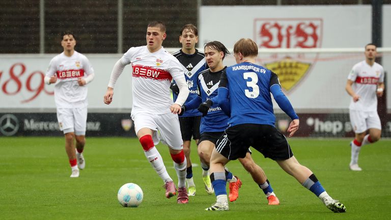 Die U19 des VfB Stuttgart empfängt den 1. FC Köln - LIVE im kostenlosen Stream auf skysport.de!