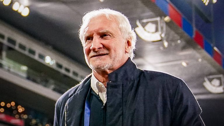 Rudi Völler hat sich zum Debüt von Lennart Karl geäußert.