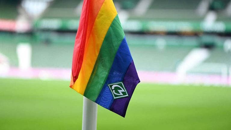 Eckfahne im Weserstadion in Bremen.