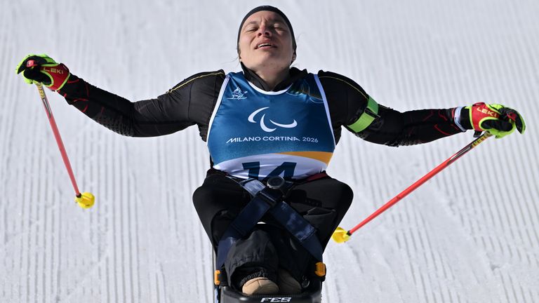 Anja Wicker gewinnt bei den Paralympics nach Bronze im Sprint die Silbermedaille im Einzel.