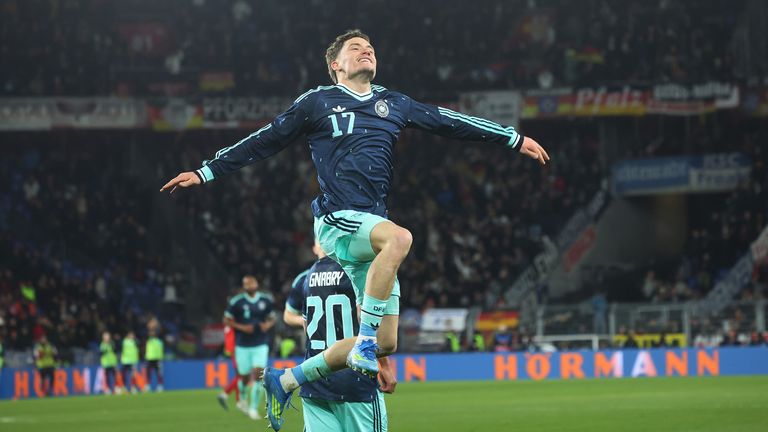 Florian Wirtz überflügelte alle Widerstände mit einem traumhaften Doppelpack zum Achterbahn-Sieg über die Schweiz.