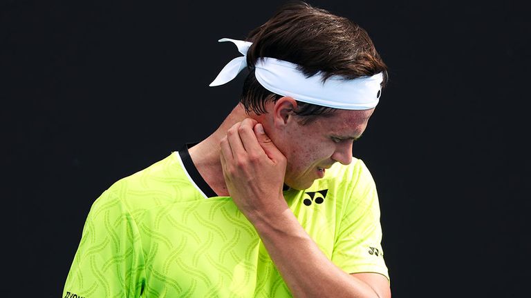 Daniel Altmaier reagiert enttäuscht.