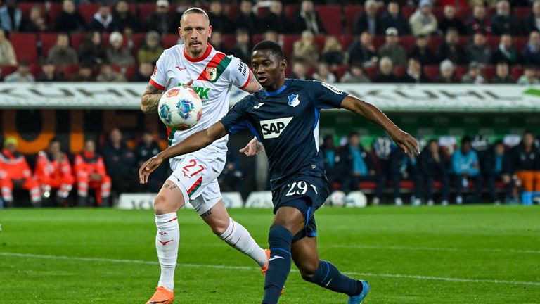 Der FC Augsburg trifft auf die TSG Hoffenheim.