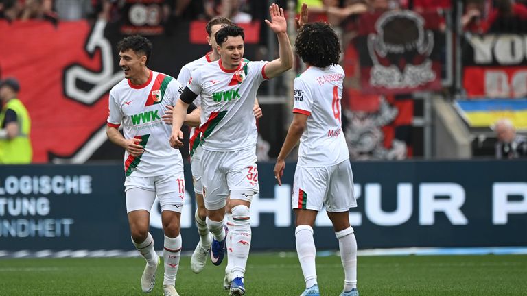Der FC Augsburg gewinnt in Leverkusen.