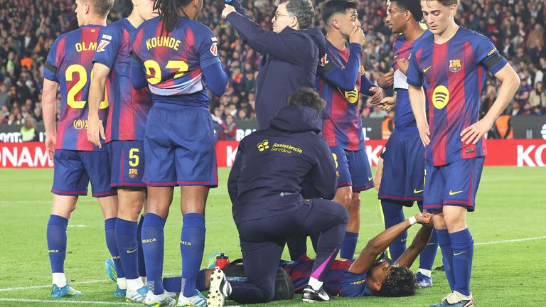 Lamine Yamal hat sich gegen Vigo am Oberschenkel verletzt.