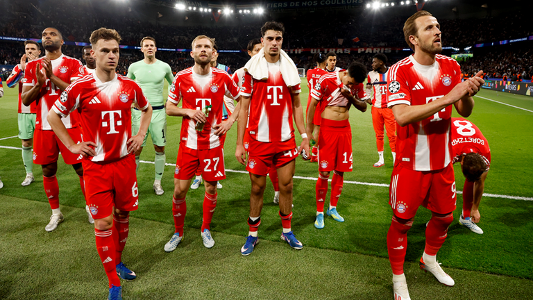 Späte Aufholjagd: Bayern macht aus 2:5 in Paris ein 4:5. Harry Kane (2. v. r.) und Co. halten PSG bis zum Schluss unter Druck. 