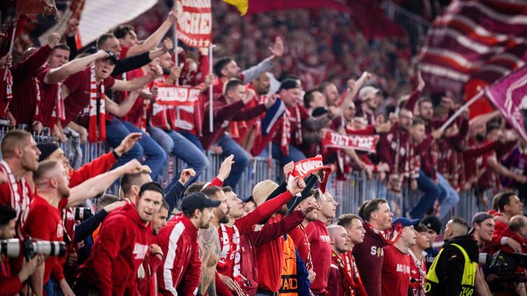 Beim Jubel nach dem Siegtreffer von Michael Olise wurden zwei Fotografen verletzt. 