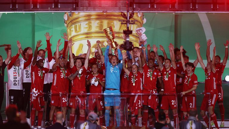 In der Saison 2019/ 2020 feierte der FC Bayern München seinen letzten Sieg im DFB-Pokal. Damals sah die Welt noch etwas anders aus...