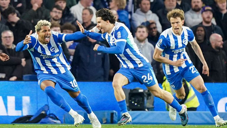 Brighton & Hove Albion siegt gegen den FC Chelsea und schiebt sich so in der Premier-League-Tabelle an den Blues vorbei.