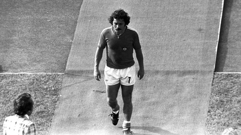 Erste rote Karte: Chilene Carlos Caszely beim Spiel gegen Deutschland (WM 1974)