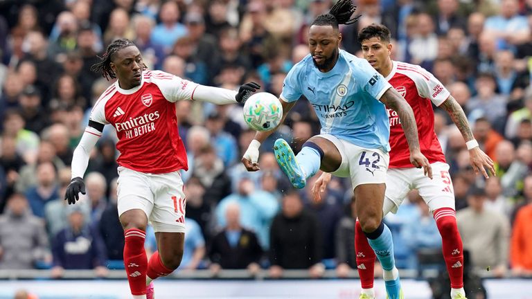 Manchester City und der FC Arsenal kämpfen in der Premier League um den Titel. 