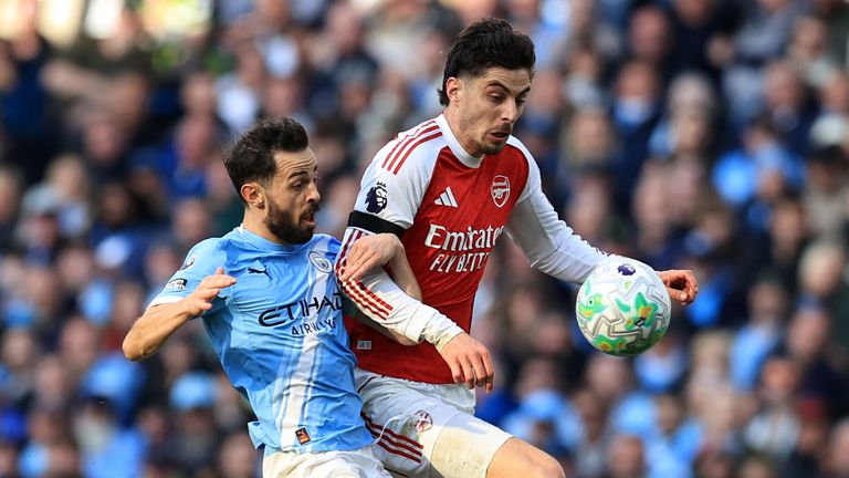 Arsenal und Manchester City liefern sich ein packendes Titelrennen in der Premier League.