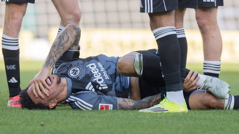 SGE-Profi Nnamdi Collins droht, die restliche BL-Saison zu verpassen. 