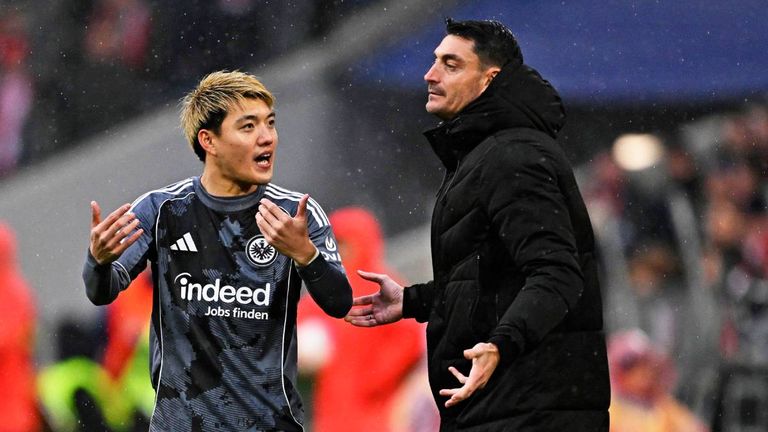 Ritsu Doan und Albert Riera haben bei der SGE ein eher angespanntes Verhältnis.