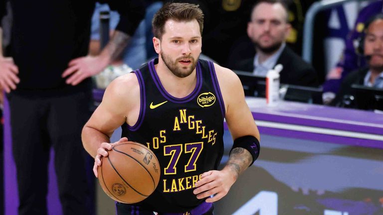 Luca Doncic droht bei den Los Angeles Lakers länger auszufallen.