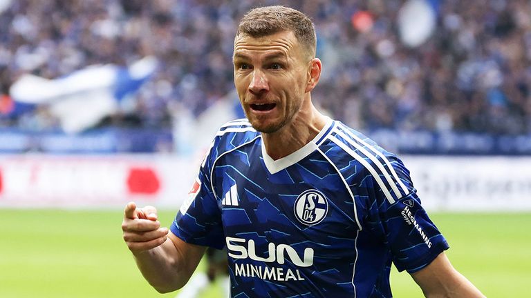 Edin Dzeko trägt seit Januar 2026 das Trikot des FC Schalke 04.