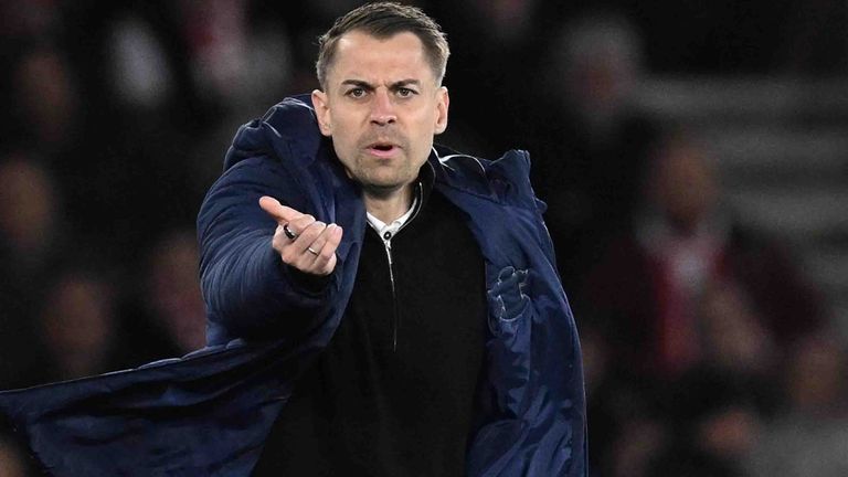 Der deutsche Trainer Tonda Eckert wirft den FC Arsenal mit seinem FC Soutjampton aus dem FA Cup.