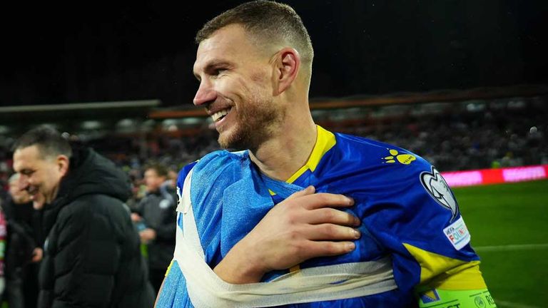 Edin Dzeko hat sich mit Bosnien und Herzegowina für die WM qualifiziert.