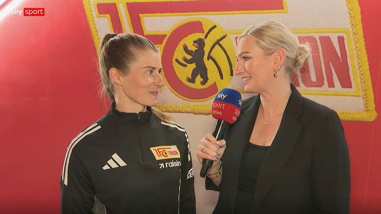 Unions Trainerin Marie-Louise Eta im Sky Sport Interview mit Lisa de Ruiter.