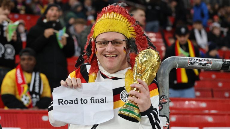 Ein Fan der deutschen Nationalmannschaft beim Freundschaftsspiel gegen Ghana.