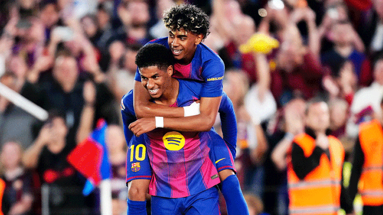 Marcus Rashford und Lamine Yamal (oben) feiern den Sieg des FC Barcelona.